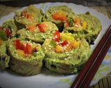 A picture of step 8 of Spinach Egg Sushi.
