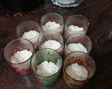 Foto del paso 5 de la receta: Mi versión del polvito uruguayo (con caramelo de tuno y mousse de yogur griego)