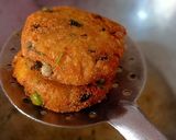 चीजीं मटर तिल आलू टिक्की(cheese matar til aloo tikki recipe in hindi) रेसिपी चरण 10 फोटो