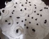 A picture of step 10 of Chocolate choco chips cake.