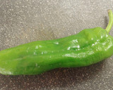 Foto del paso 2 de la receta: Bocata de Salchichas frescas con Pimiento verde asado