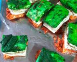 A picture of step 4 of Paneer Tiranga sandwich.