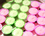 Foto langkah ke 7 dari resep Flowers Cake of Putu Ayu.