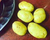 Hình bước làm 2 của món Sườn nướng tảng và khoai tây bỏ lò. 🍽🥔🍖