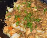 Foto langkah ke 6 dari resep Bihun Goreng ayam bakso.