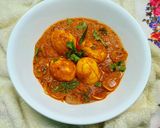 A picture of step 5 of Egg Do Pyaza.