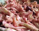Foto del paso 4 de la receta: Ensalada de col, betabel y piña en almíbar
