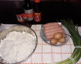Foto del paso 1 de la receta: Arroz Chaufa con Salchichas (Hot Dog) a lo Carmelita
