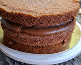 Foto del paso 8 de la receta: Torta rellena de chocolate decorada con chantilly de chocolate