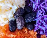 Foto del paso 6 de la receta: Ensalada de repollo morado, zanahoria y manzana