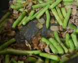 Foto langkah ke 3 dari resep Tumis Buncis Daging Slice.