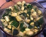Une image de l'étape 10 de Courgettes en sauce verte, vin blanc et ail des ours.