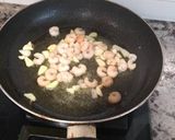 Foto del paso 3 de la receta: Espaguetis de calabacín con gambas 🥒🍝🦐