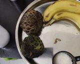 A picture of step 1 of Sugar-apple and banana milkshake.