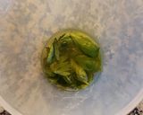 Foto del paso 2 de la receta: Aceite saborizado con hierbas frescas!!