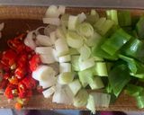 Foto langkah ke 1 dari resep Ayam Saos Inggris Pedas.