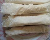 Foto langkah ke 3 dari resep Banana roll krispi.