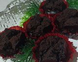 Foto langkah ke 4 dari resep Eggless cup cake coklat lembut.