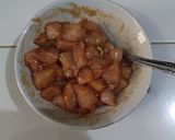 Foto langkah ke 1 dari resep Tumis ayam dan sayuran.