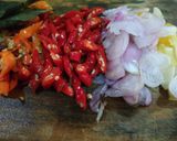 Foto langkah ke 3 dari resep Cah Kangkung Baso Saus Tiram.