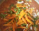 A picture of step 4 of Dambun shinkafa with vegetables soup.