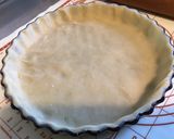 Une image de l'étape 2 de Tarte aux kiwis, mandarine, pêches et rhubarbe (pâte brisée sucrée à l'huile de tournesol).