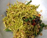 Foto langkah ke 3 dari resep Tumis Tempe, Kacang Panjang dan Bunga Pepaya.