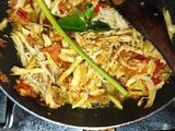 Ayam suwir kemangi super pedas