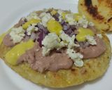 Foto del paso 3 de la receta: Arepa🥯con dip🥓de mortadela casera y queso🥯🫓🧀