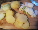 Foto del paso 2 de la receta: Ensalada templada de patata con caviar y alcaparras