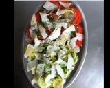 Une image de l'étape 3 de Salade de concombres marinés tomates et parmesan sauce moutarde.