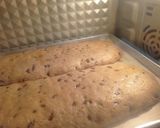 Foto langkah ke 2 dari resep Banana Choco Chips Biscotti.