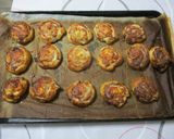 Töltött 🥐 leveles tészta 🥓 sonkával és parenyica sajttal 🧀 recept fázis 7 fotója