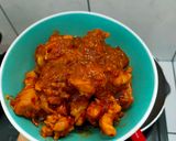 Foto langkah ke 4 dari resep Ayam Bumbu Merah versi Simpel dan Hemat Waktu.