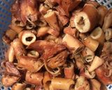 Foto langkah ke 1 dari resep Cumi asin tumis asam pedas.