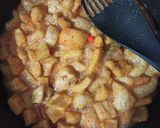 Foto langkah ke 4 dari resep Sambal Goreng Krecek Kacang Tolo.