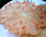 Hình bước làm 3 của món Bánh tai yến chiên mè