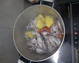 Hình bước làm 4 của món Mực kho khóm cà