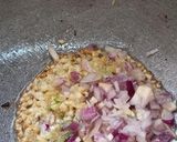 A picture of step 2 of Spring onion potato curry.
