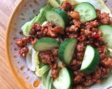 Hình bước làm 3 của món Salad Thịt Băm Rang Tương Cà
