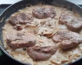 Foto del paso 5 de la receta Solomillo de cerdo con champiñones a la pimienta