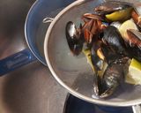 Foto del paso 4 de la receta: Sopa de mejillones al azafrán
