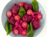 Une image de l'étape 2 de Boulettes veggie et Fusilli au ketchup de betterave.