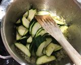 A picture of step 2 of 15 minute Zucchini / courgette pasta.