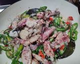 Foto langkah ke 4 dari resep Tumis Cumi Asin Pedas Keto.