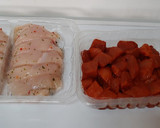 Foto del paso 1 de la receta: Pollo y magro de cerdo en elaboración de moruno rojo