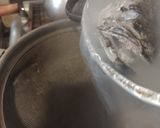 Foto del paso 5 de la receta: Consomé de cabezas de pescado