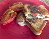 Foto del paso 5 de la receta: Sándwich de hongos cremini, queso y vegetales