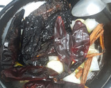 Foto del paso 1 de la receta: Costilla de Cerdo en salsa de 3 Chiles