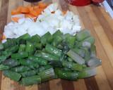 Foto del paso 2 de la receta: Contramuslos de pollo al vino